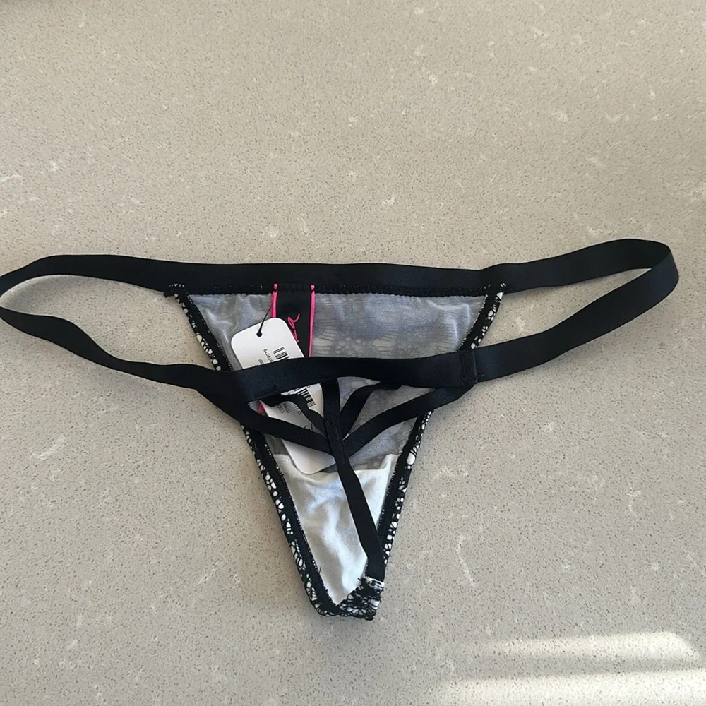 G string NWT - Picture 2 of 3
